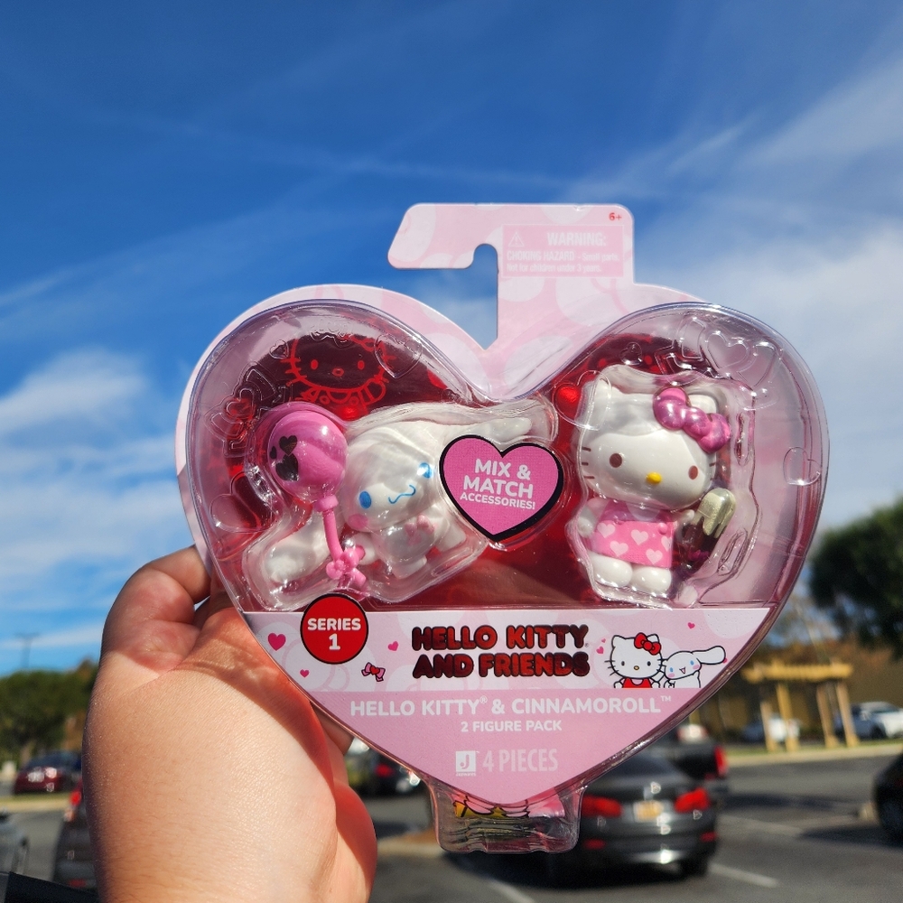 Hello Kitty Valentine's Figures